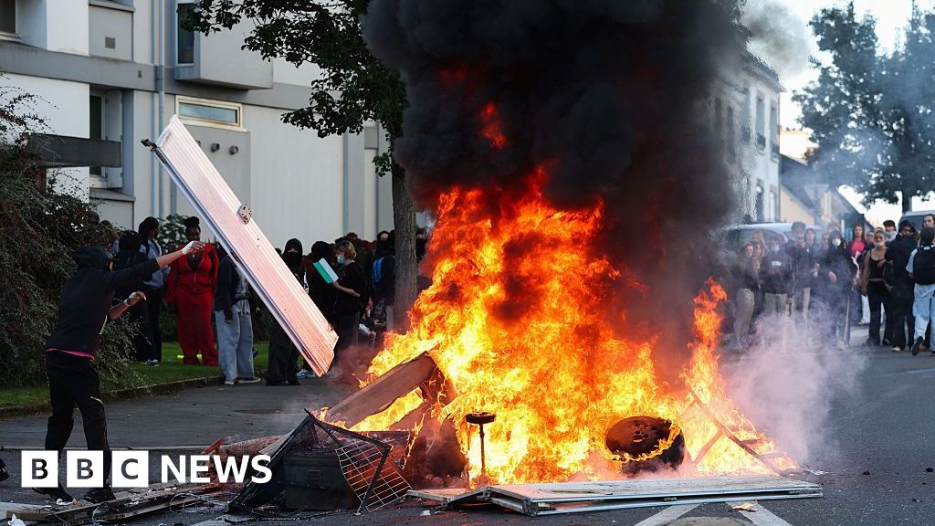 Riot police clash with students as education protests rage in France